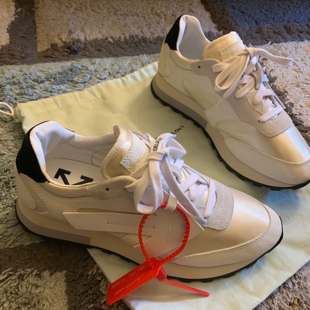 Women’s Sneakers